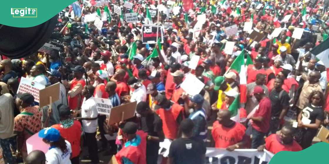 Civil Servants Threaten Shutdown Over New Minimum Wage Civil Servants Threaten Shutdown Over New Minimum Wage
