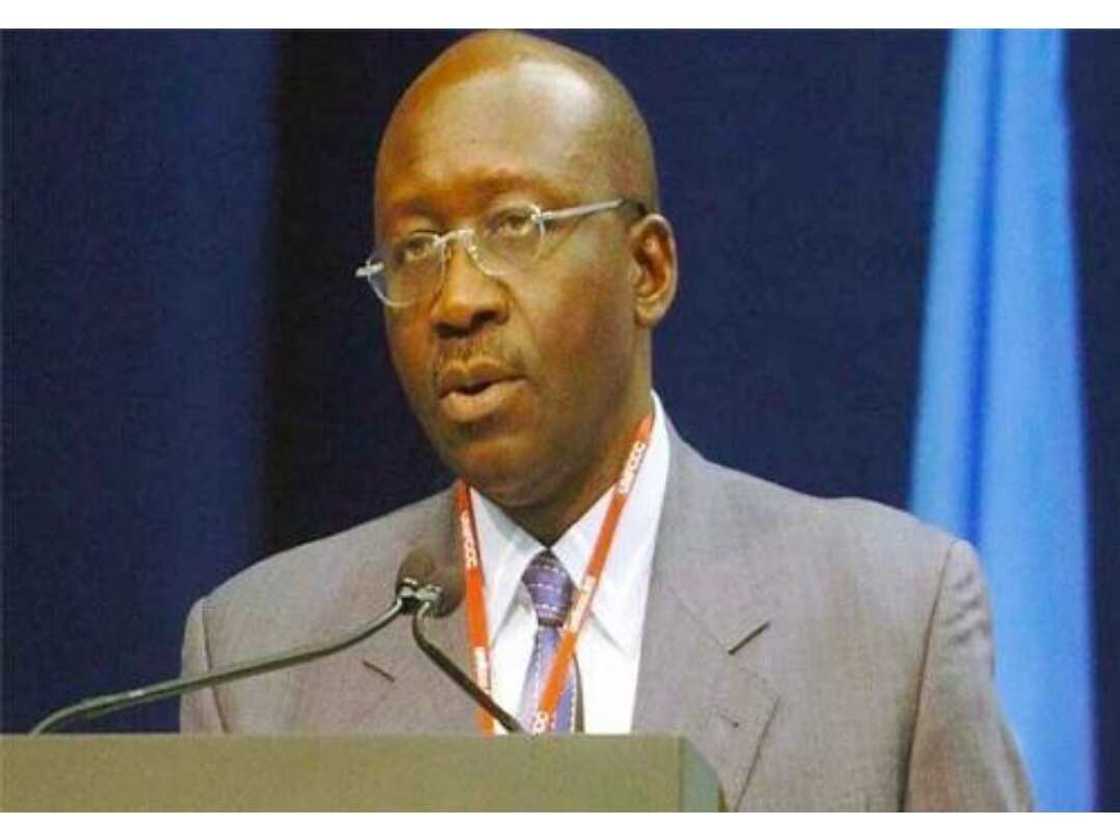 Shugaban PDP, Dakta Ayu. Shugaban PDP, Dakta Ayu.