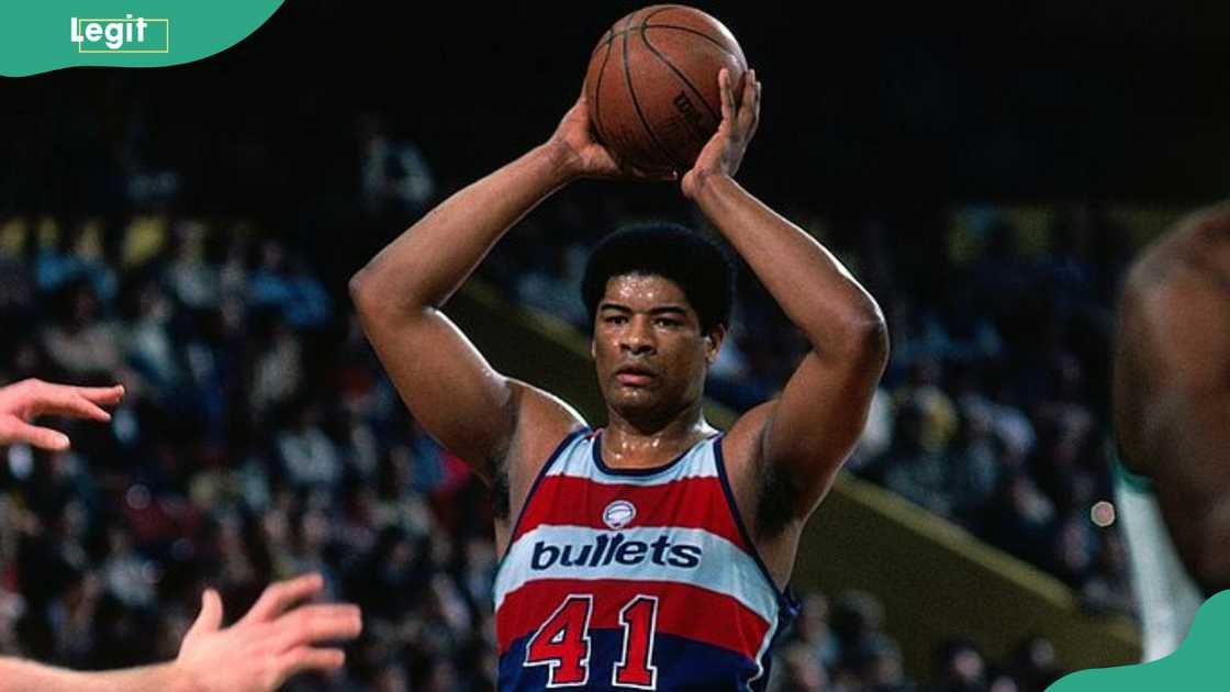 Wes Unseld looks to pass against the boston Celtics during a game played in 1980 Wes Unseld looks to pass against the boston Celtics during a game played in 1980