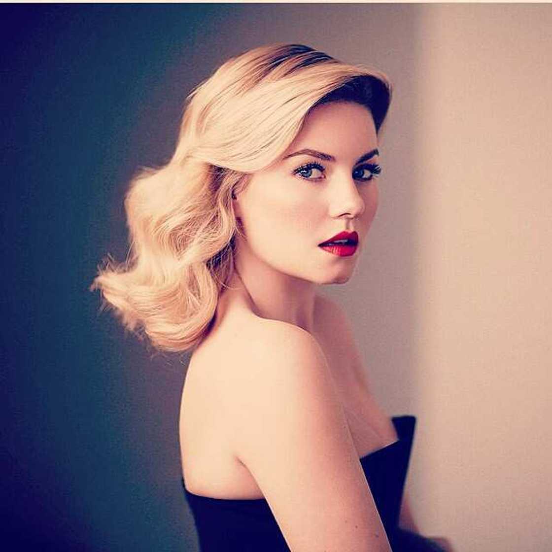 Elisha Cuthbert Elisha Cuthbert