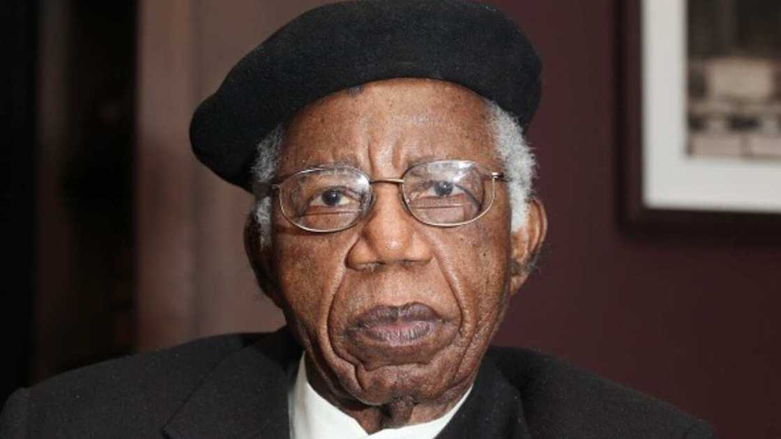 Chinua Achebe/National Honours Awards/CFR Chinua Achebe/National Honours Awards/CFR