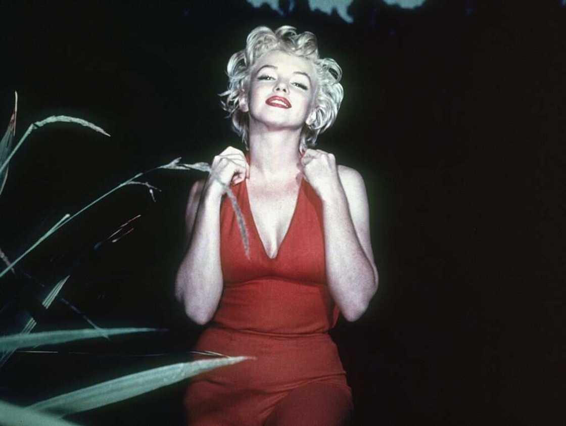 Marilyn Monroe, destin d'exception et mort tragique : sa biographie Marilyn Monroe, destin d'exception et mort tragique : sa biographie