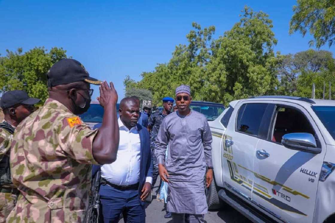 Zulum ya karrama bataliyar sojin da Boko Haram bata taba galaba a kanta ba Zulum ya karrama bataliyar sojin da Boko Haram bata taba galaba a kanta ba