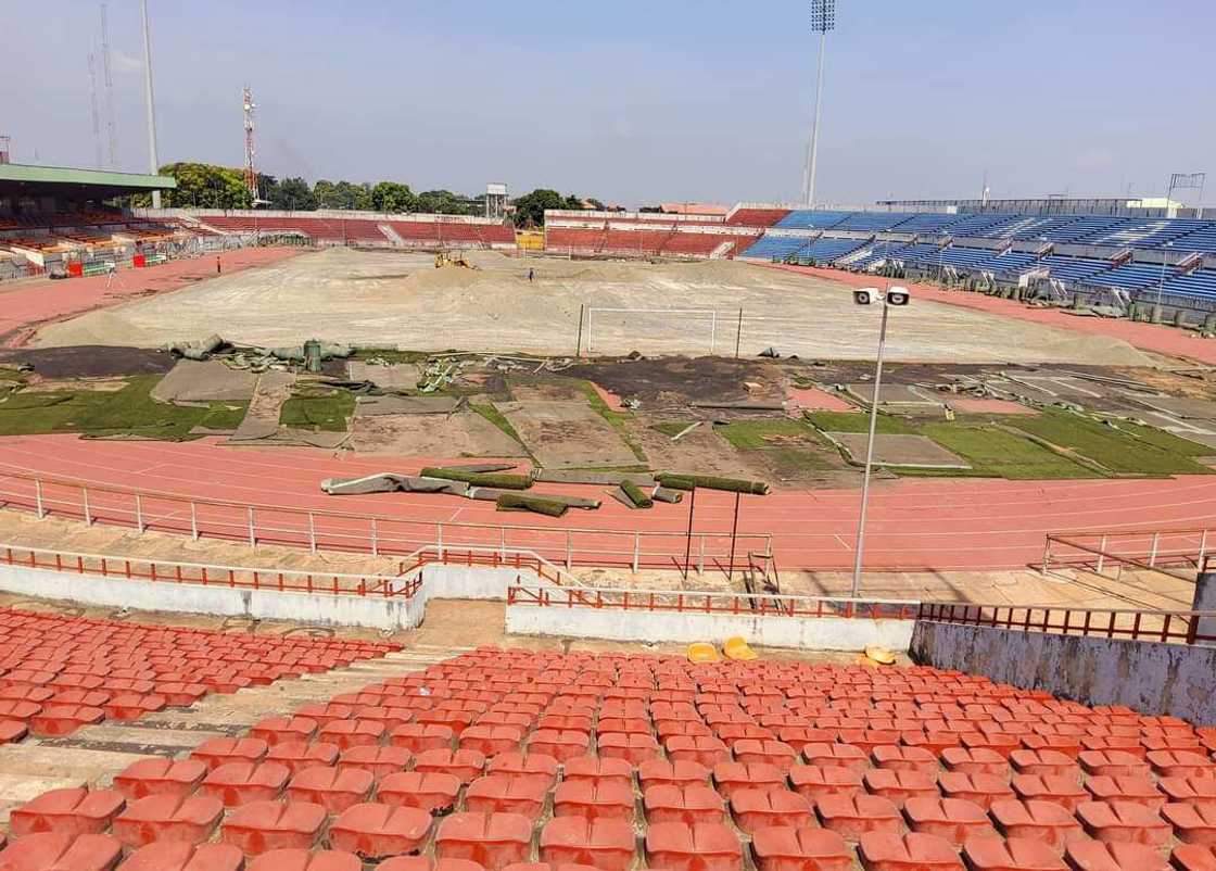Gov Ugwuanyi Inspects Total Overhaul of Nnamdi Azikiwe Stadium’s Pitch in Enugu Gov Ugwuanyi Inspects Total Overhaul of Nnamdi Azikiwe Stadium’s Pitch in Enugu
