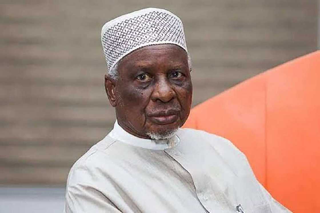 Dattijon Arewa, Tank Yakasai Dattijon Arewa, Tank Yakasai