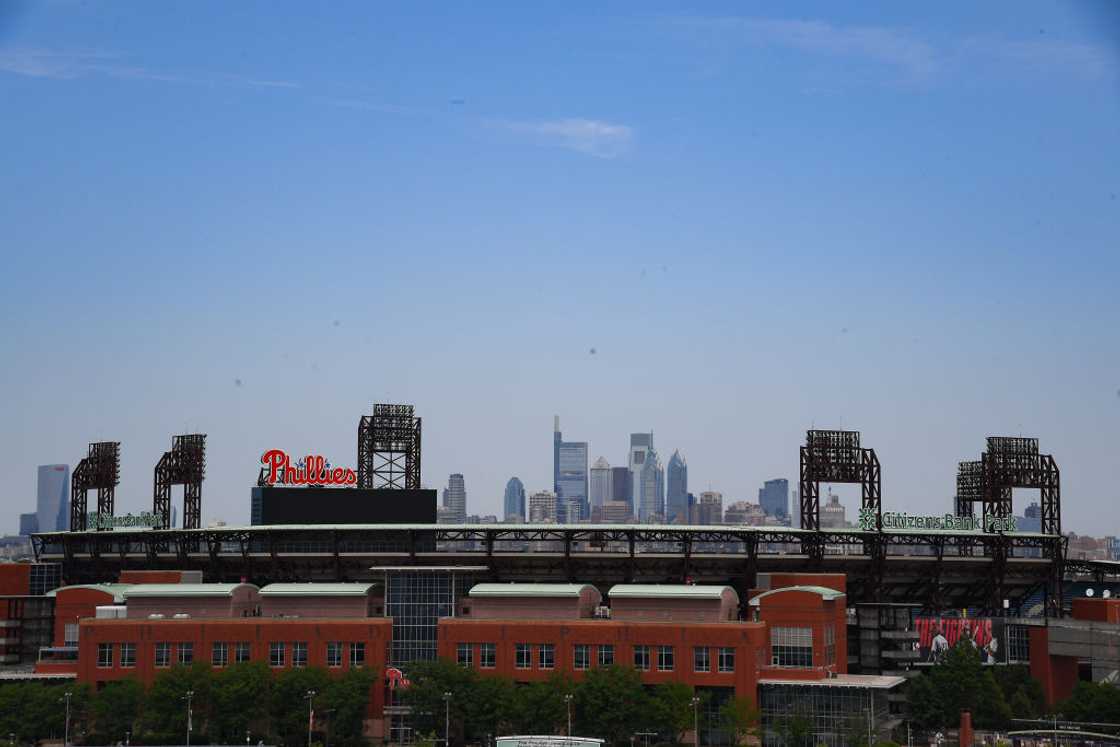 Side view of Lincoln Financial Field