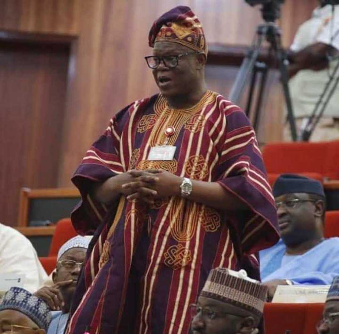 Nigerian Senator sends strong message to corps members, gives reason Nigerian Senator sends strong message to corps members, gives reason