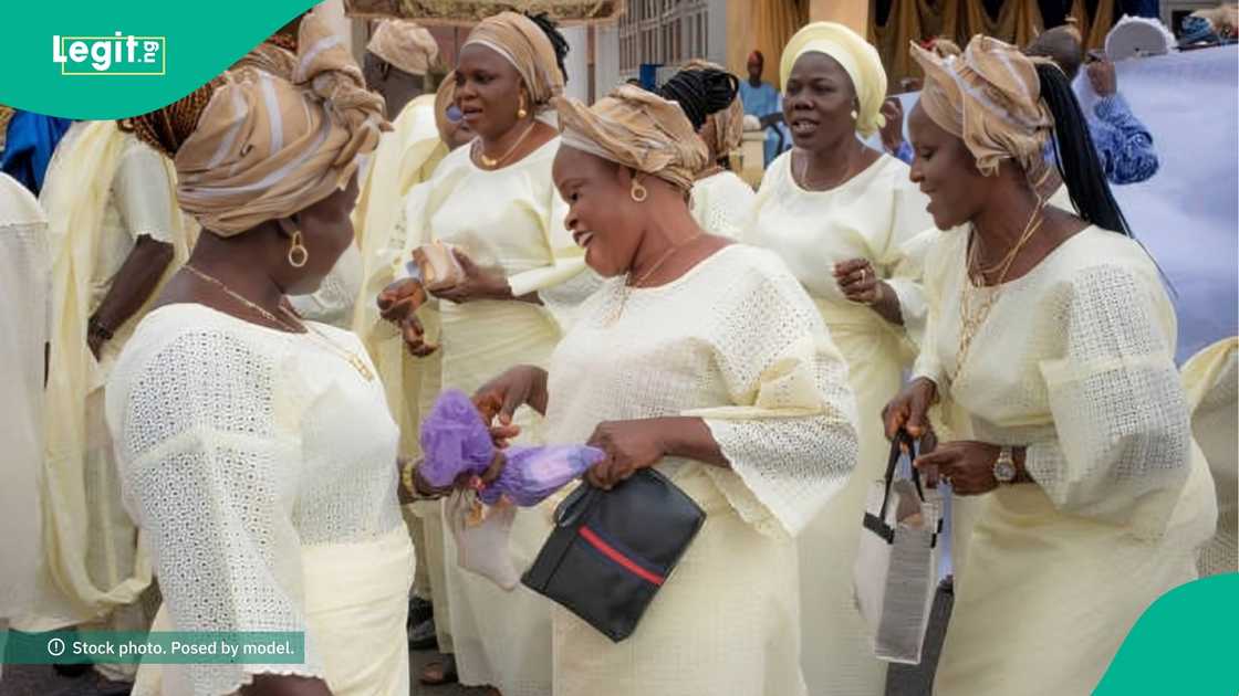 man in early 40s brings woman after years of family pressure man in early 40s brings woman after years of family pressure