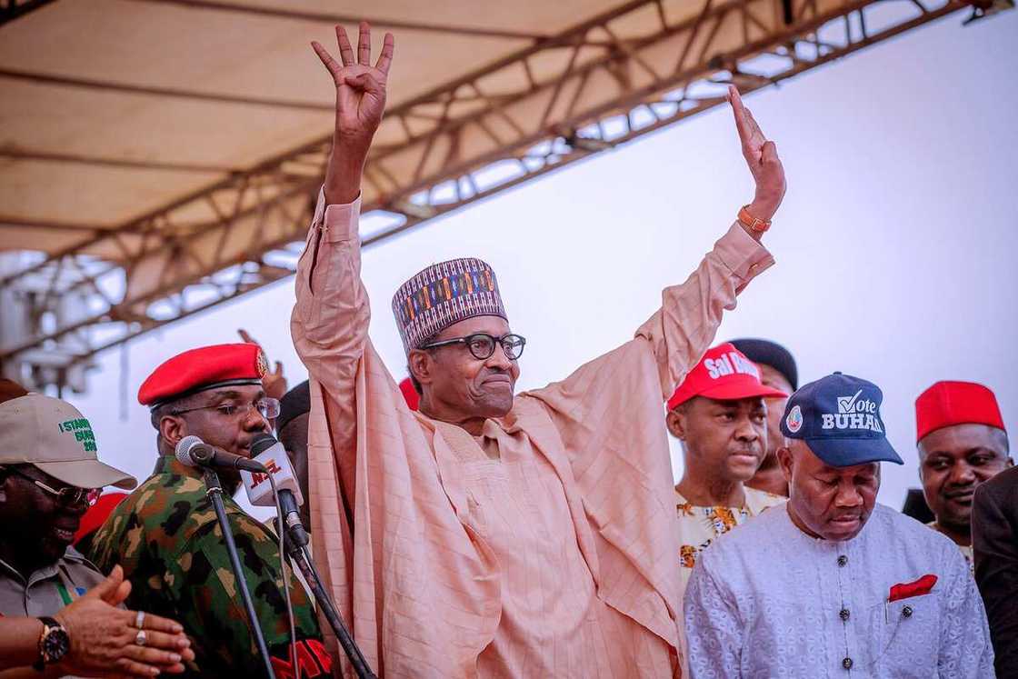 Mutane sunyi tururuwa zuwa wurin kaddamar da yakin neman zaben Buhari a Enugu, hotuna Mutane sunyi tururuwa zuwa wurin kaddamar da yakin neman zaben Buhari a Enugu, hotuna