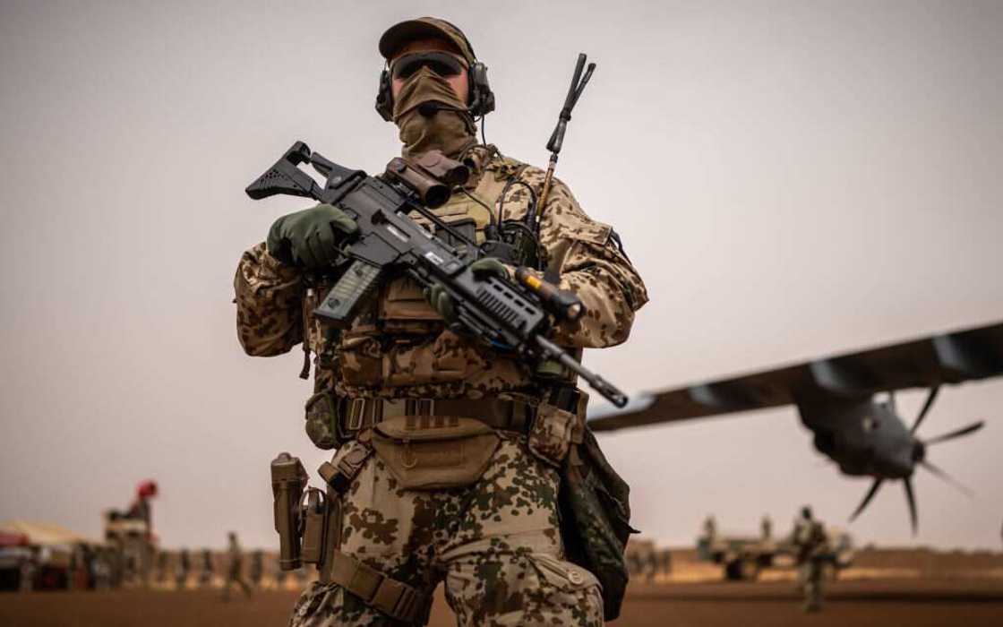 Weapons imports, Nigerian government, Nigerian military Weapons imports, Nigerian government, Nigerian military