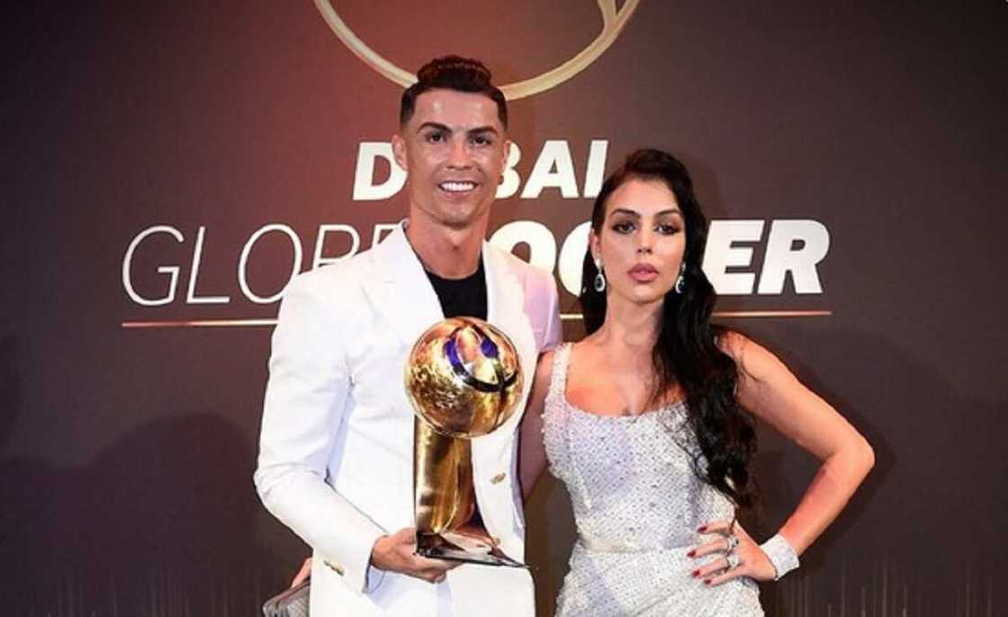 Cristiano Ronaldo da Budurwarsa Cristiano Ronaldo da Budurwarsa