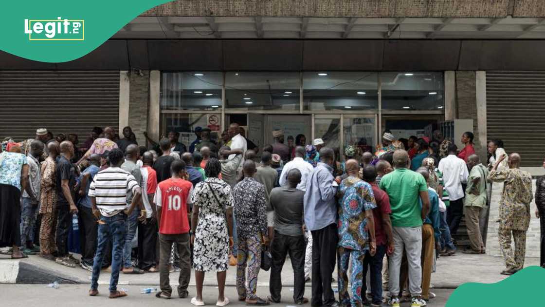 Nigerian bank announces closure amid hunger protest