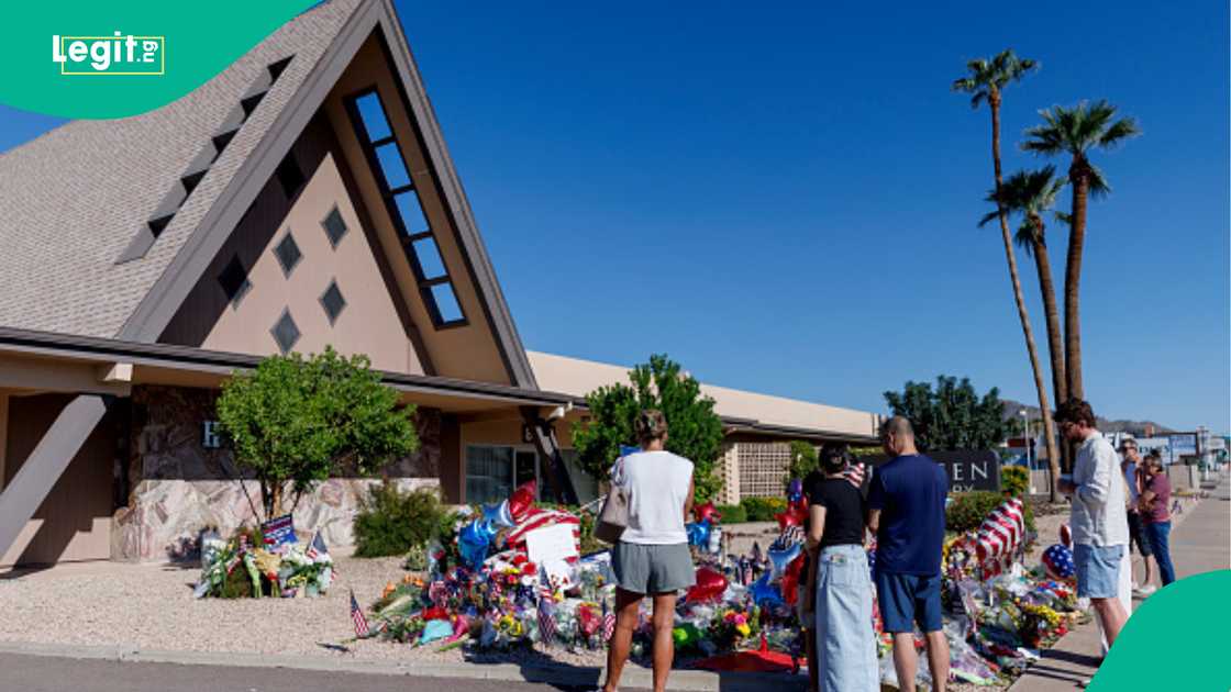 People pay last respect to Charlie Kirk after murder.