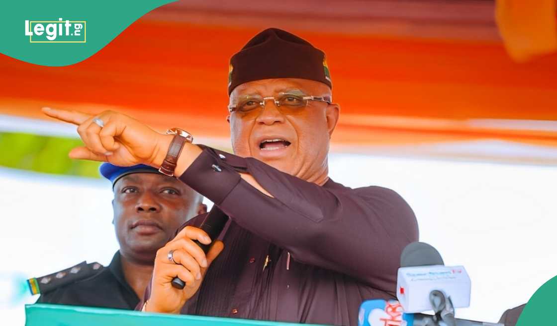 Akwa Ibom governor urges calm as he speaks on dumping PDP for APC Akwa Ibom governor urges calm as he speaks on dumping PDP for APC