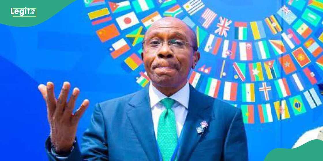 Emefiele ya ce Buhari ne ya bada umurnin sauya fasalin naira Emefiele ya ce Buhari ne ya bada umurnin sauya fasalin naira