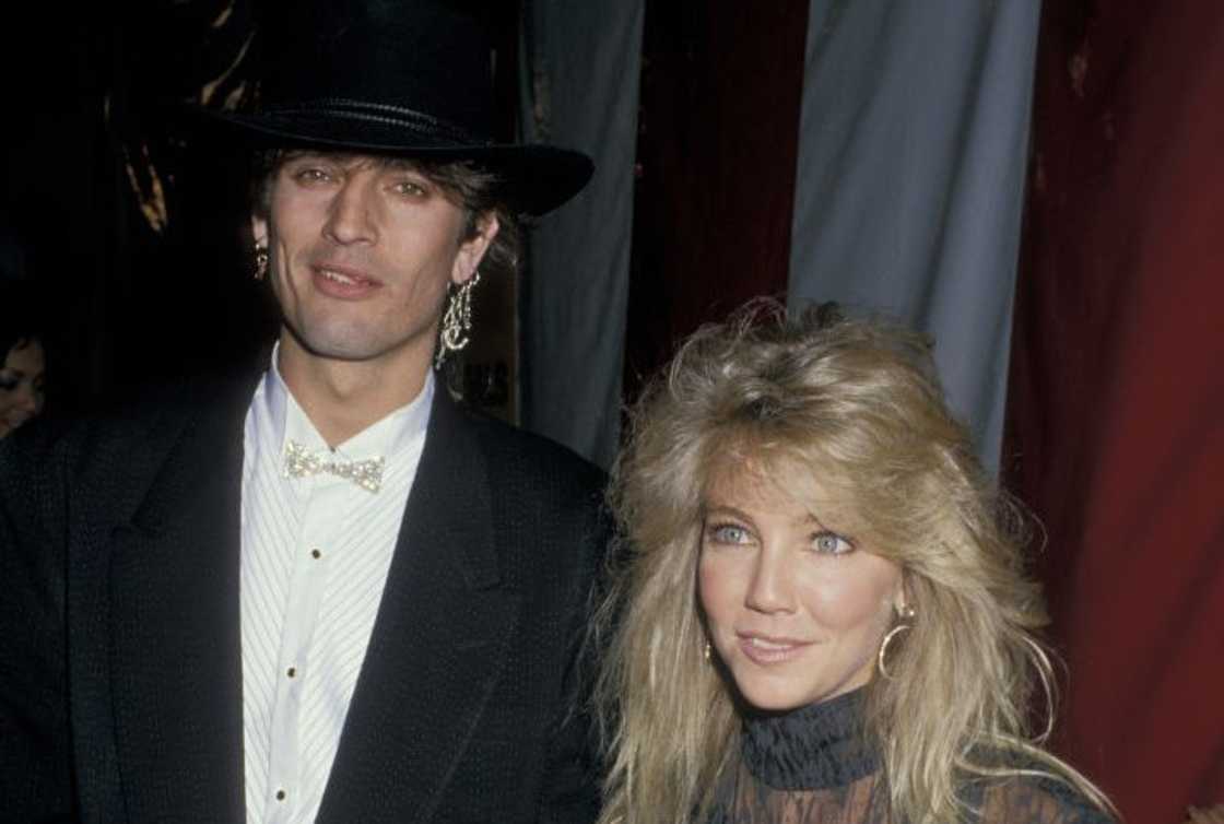 Tommy Lee and Heather Locklear pose at the 15th Annual American Music Awards After Party