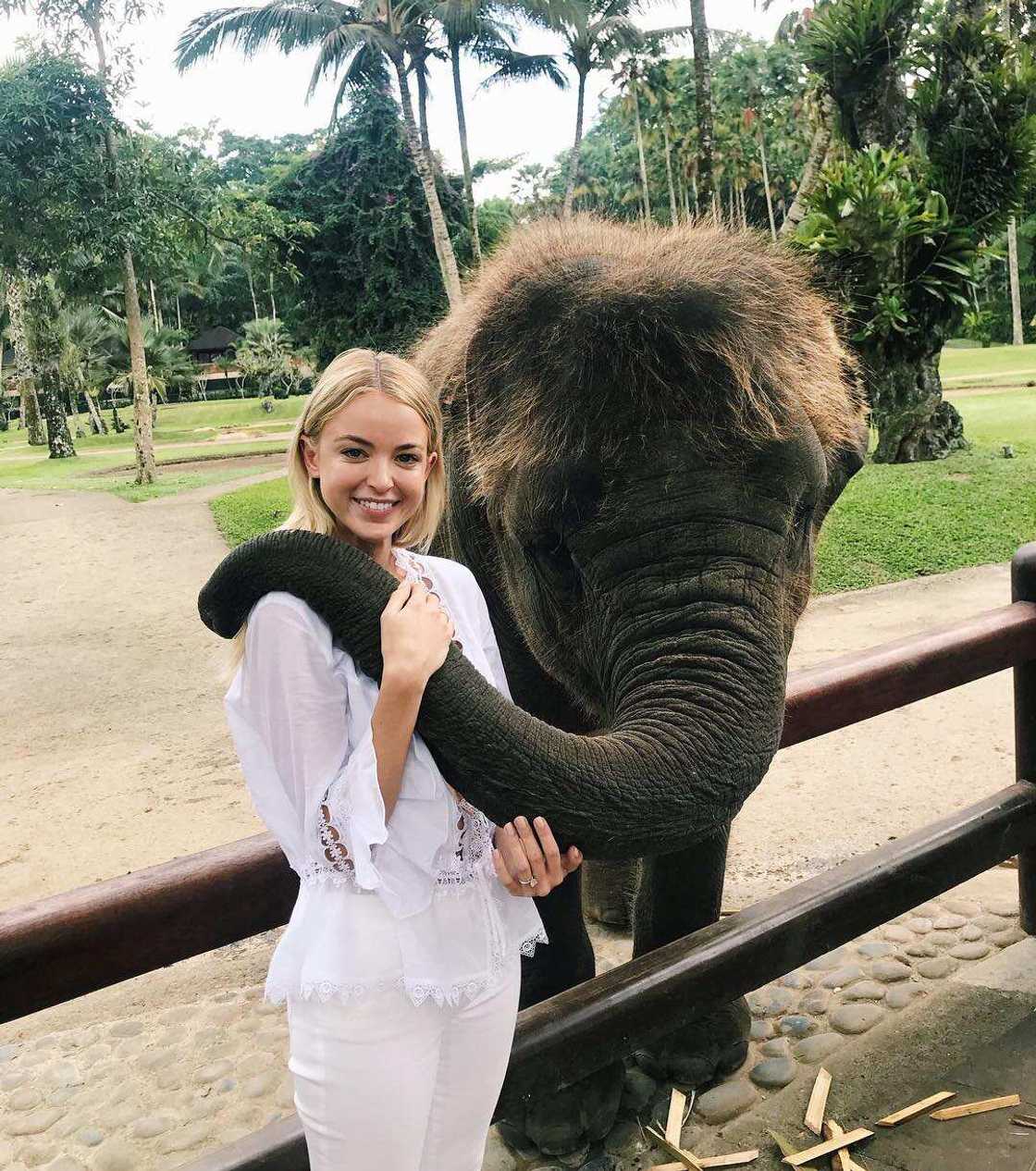 Kaitlynn Carter wiki Kaitlynn Carter wiki