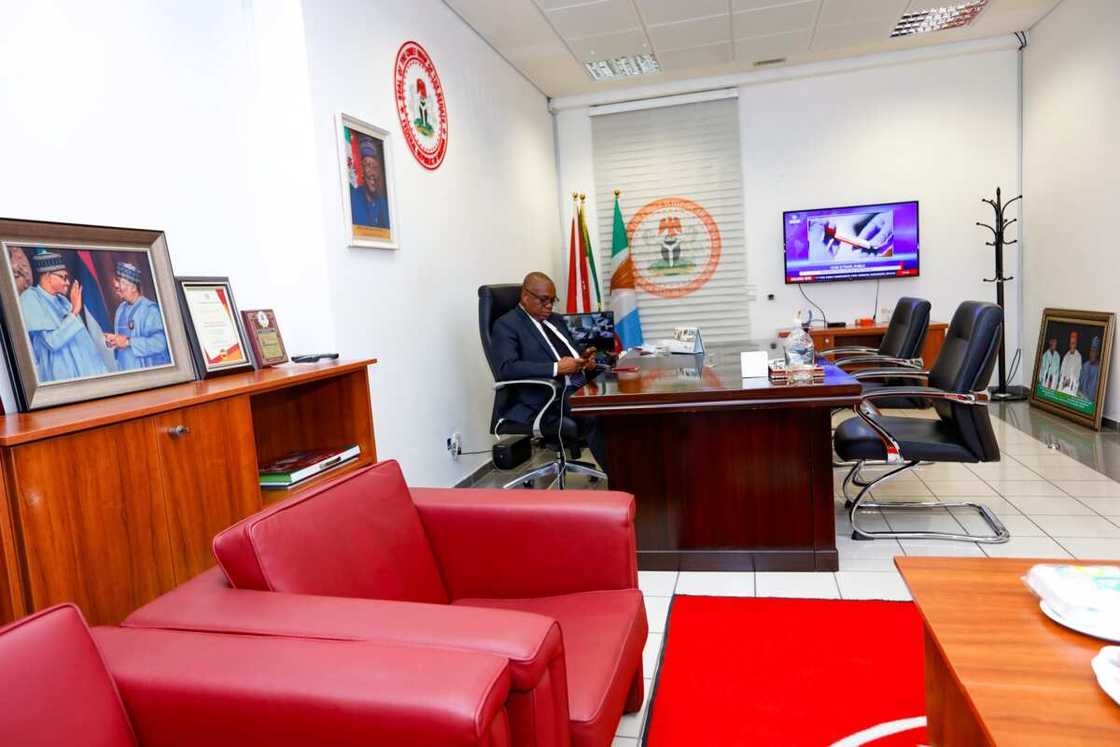 Nigerian Senator Gives Clues About Possible Masterminds of Attack on Governor Uzodinma’s House Nigerian Senator Gives Clues About Possible Masterminds of Attack on Governor Uzodinma’s House