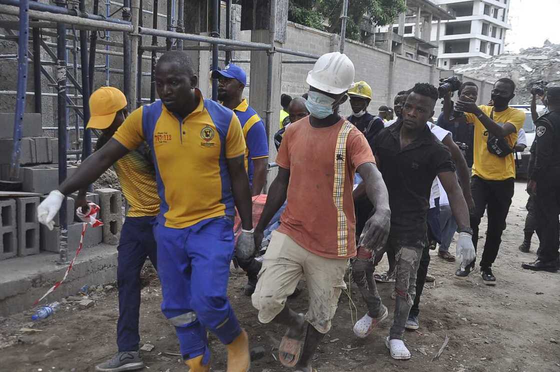 Yanzu-yanzu: Adadin mutanen da suka mutu sakamakon rushewar gini a Legas ya kai 36 Yanzu-yanzu: Adadin mutanen da suka mutu sakamakon rushewar gini a Legas ya kai 36