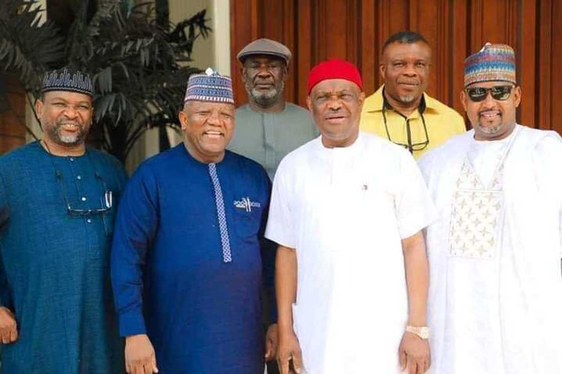 Yari ya ziyarci Wike a Patakwal. Yari ya ziyarci Wike a Patakwal.