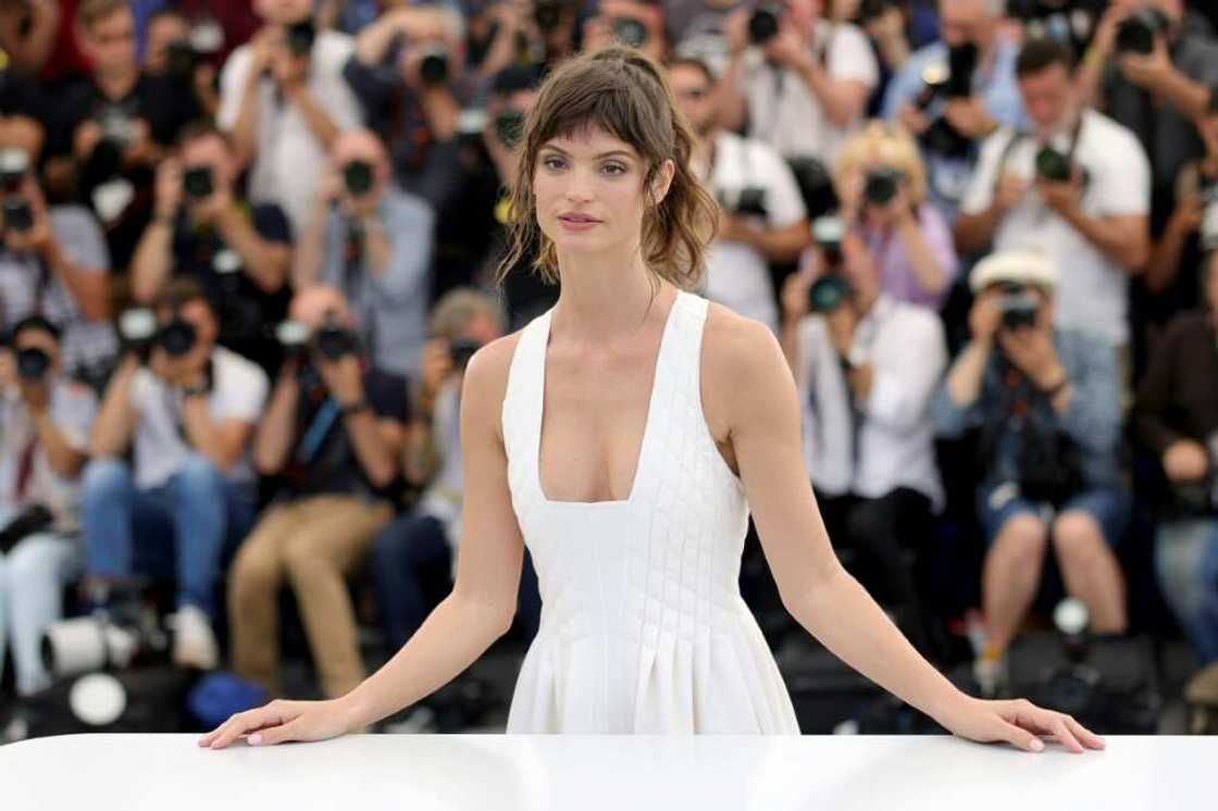 South African model and actress Charlbi Dean, who has died aged 32, poses during a photocall for the film "Triangle of Sadness" at the 75th edition of the Cannes Film Festival in Cannes, southern France in May 2022 South African model and actress Charlbi Dean, who has died aged 32, poses during a photocall for the film "Triangle of Sadness" at the 75th edition of the Cannes Film Festival in Cannes, southern France in May 2022