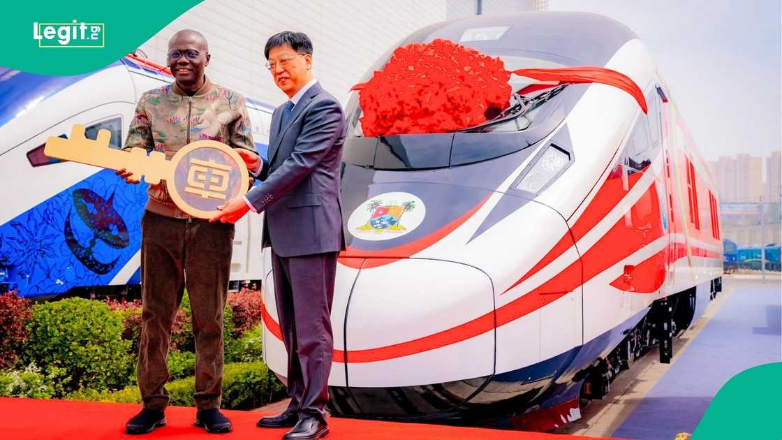 New trains added to Lagos Red Line to improve daily transport for commuters New trains added to Lagos Red Line to improve daily transport for commuters