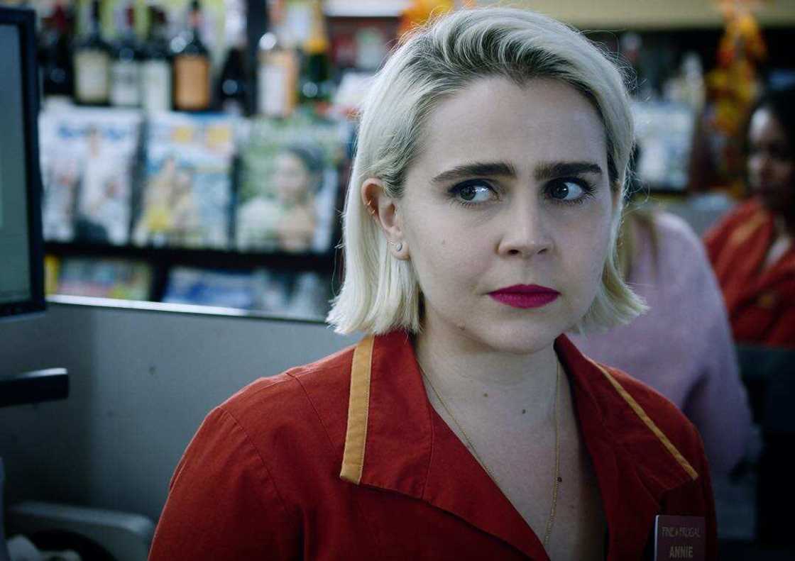 Mae Whitman hot Mae Whitman hot