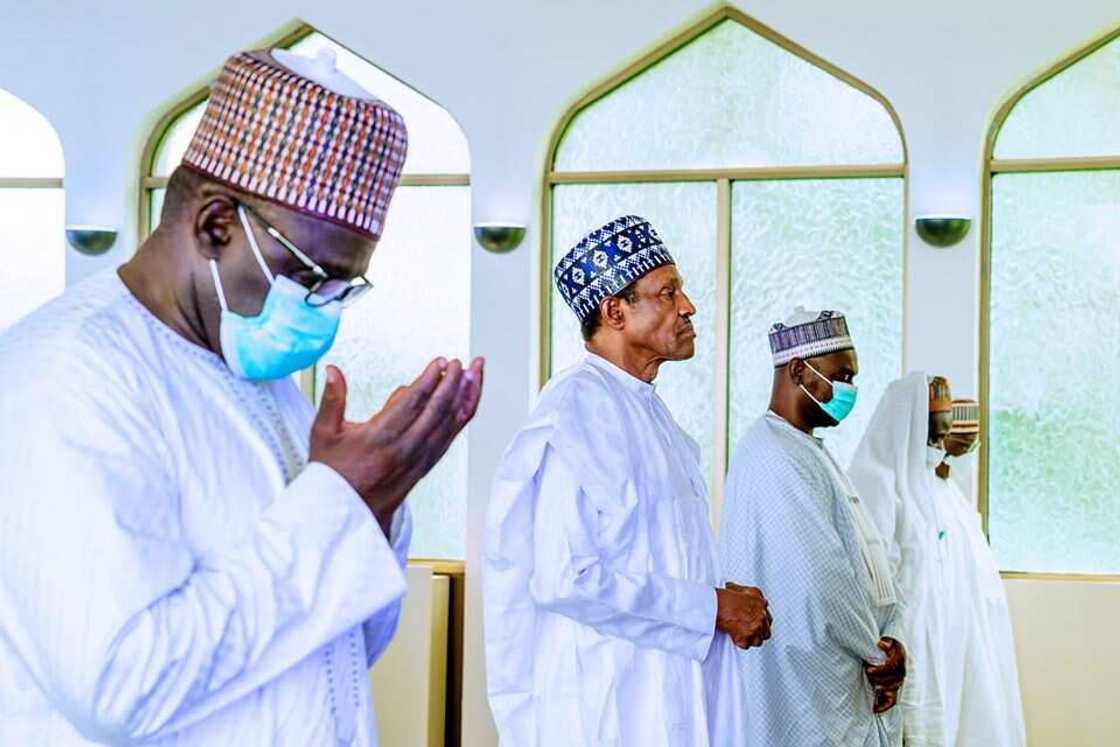 JUST IN: Buhari attends congregational prayer at Villa mosque JUST IN: Buhari attends congregational prayer at Villa mosque