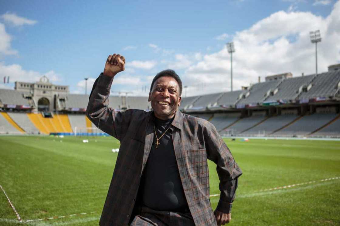 Pelé: biographie d’une légende extraordinaire du football Pelé: biographie d’une légende extraordinaire du football