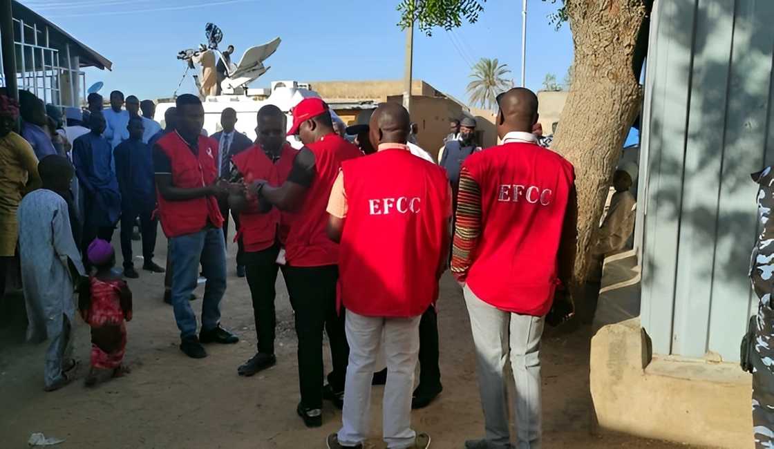 Bail scandal: EFCC under fire as man says he paid N2.9m for under duress Bail scandal: EFCC under fire as man says he paid N2.9m for under duress
