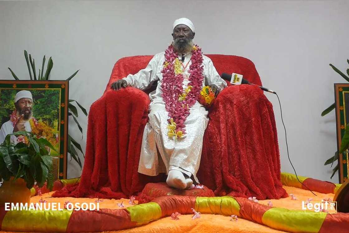 Guru Maharaj Ji backs Muslim Muslim ticket Guru Maharaj Ji backs Muslim Muslim ticket