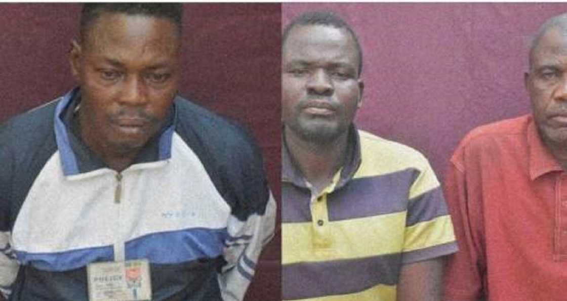 Boko Haram ta saki hotunan 'yan sanda da ma'aikatan gwamnati da ta sace a Borno Boko Haram ta saki hotunan 'yan sanda da ma'aikatan gwamnati da ta sace a Borno