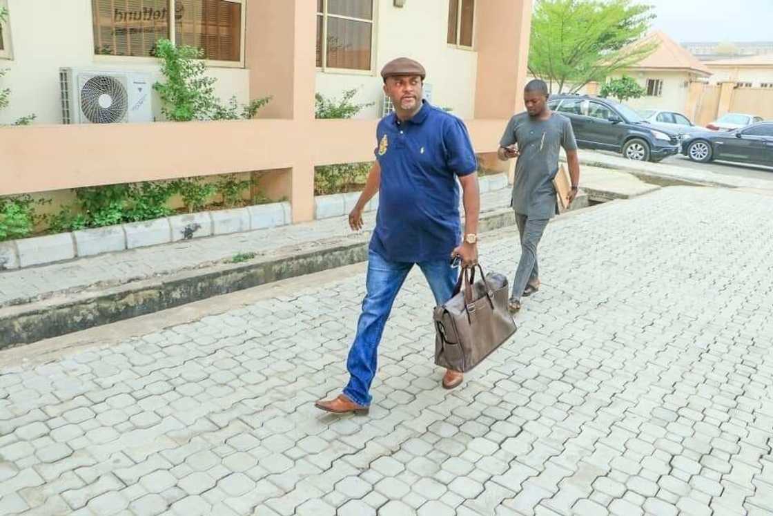 Ilimi gishirin zaman duniya: Mataimakin gwamnan Kogi ya koma makaranta Ilimi gishirin zaman duniya: Mataimakin gwamnan Kogi ya koma makaranta