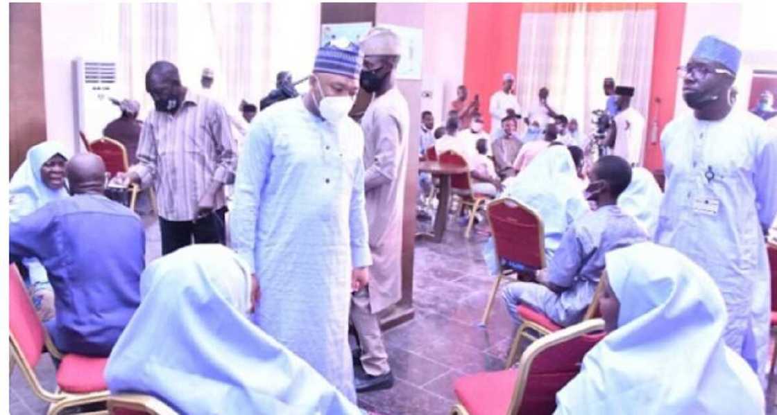 'Yan bindigan sun roƙi mu yafe musu', in ji wadanda aka sace a Neja 'Yan bindigan sun roƙi mu yafe musu', in ji wadanda aka sace a Neja