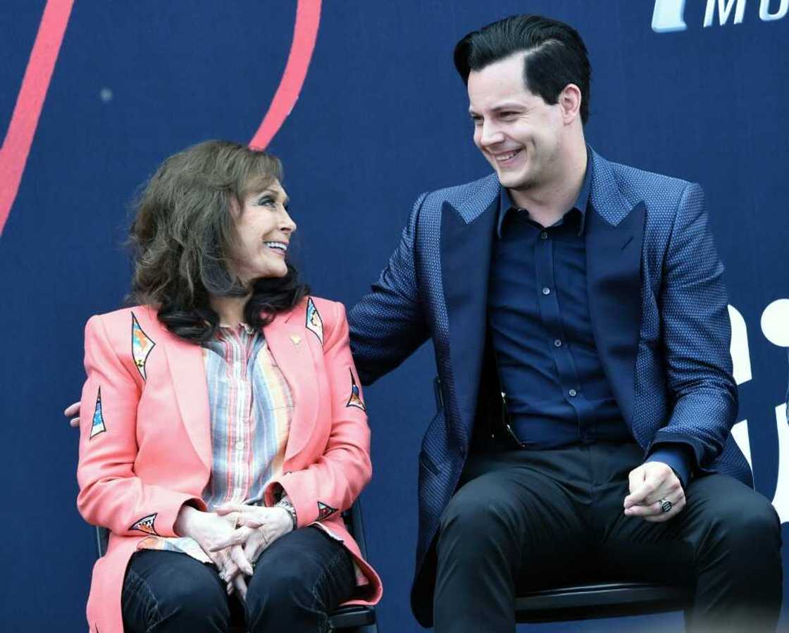 Loretta Lynn collaborated with scores of artists over the years, even releasing an album in 2004 that was produced by rocker Jack White (R) Loretta Lynn collaborated with scores of artists over the years, even releasing an album in 2004 that was produced by rocker Jack White (R)