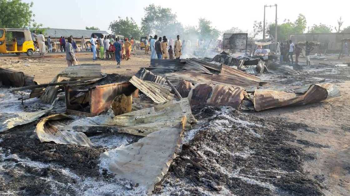 Kisa da kona gidaje: Hotunan barnar da mayakan Boko Haram suka tafka a Molai Kisa da kona gidaje: Hotunan barnar da mayakan Boko Haram suka tafka a Molai