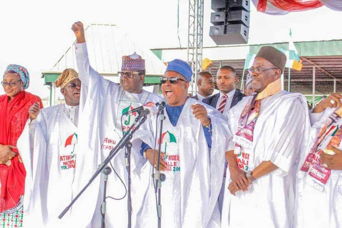 Shugaban jam'iyyar PDP na kasa tare da dan takarar kujerar gwamnan jihar Zamfara Shugaban jam'iyyar PDP na kasa tare da dan takarar kujerar gwamnan jihar Zamfara