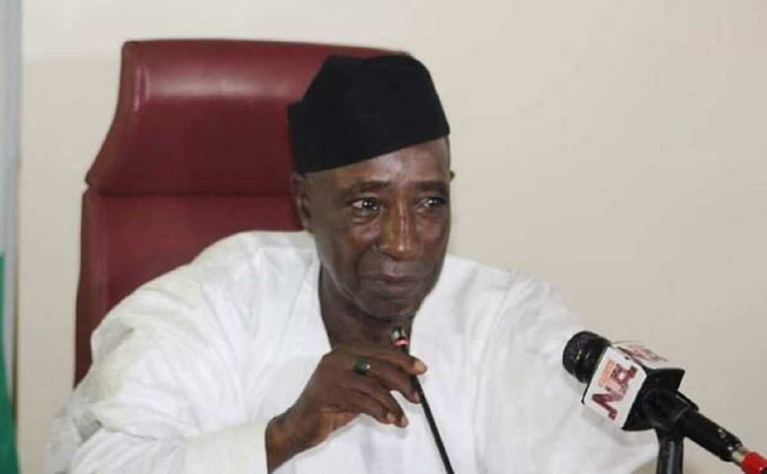 Gwamnatin Nigeria za ta haramta shigo da madara daga 2022 - Ministan noma Gwamnatin Nigeria za ta haramta shigo da madara daga 2022 - Ministan noma