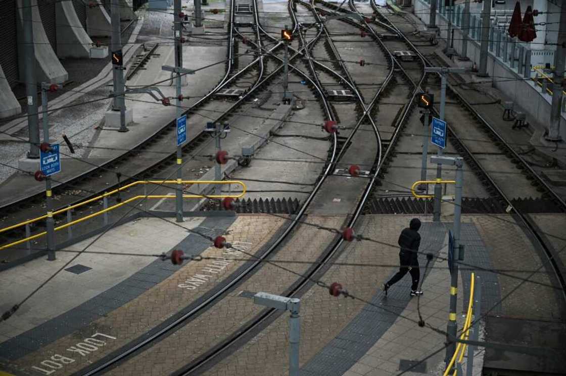 Train stations in the British capital were deserted or completely closed Train stations in the British capital were deserted or completely closed