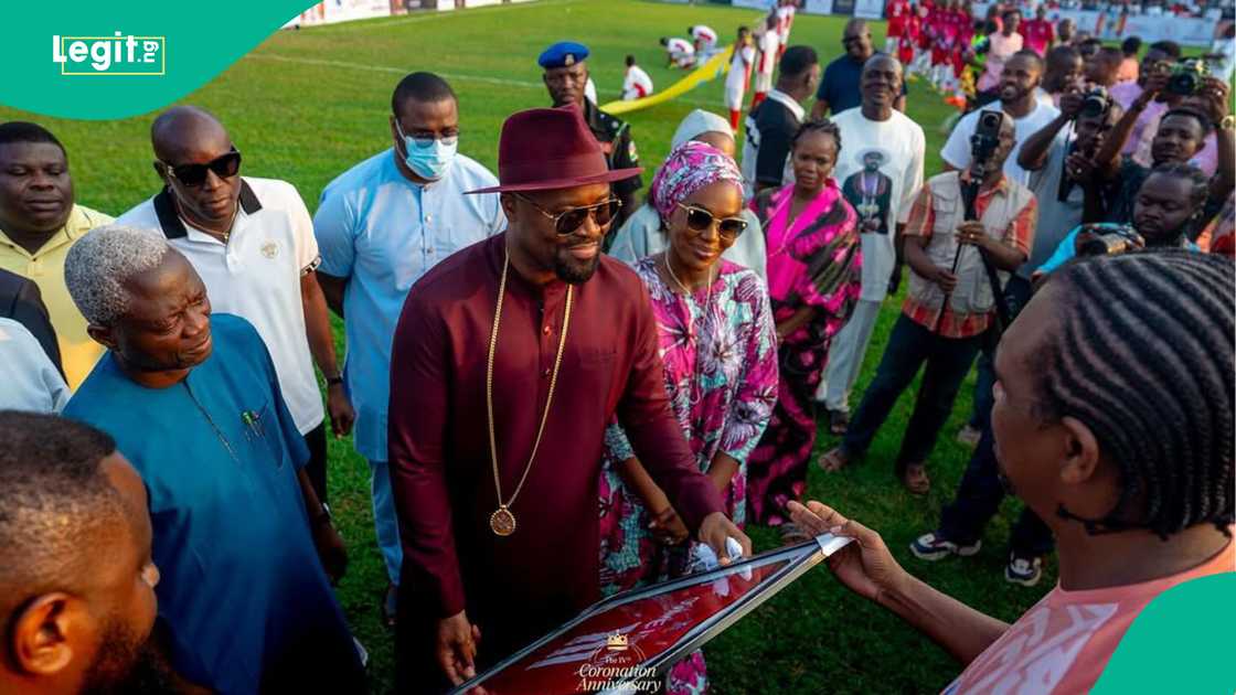 Kanu Nwankwo, Super Eagles, Nigeria, Olu of Warri, Warri Kingdom, Ogiame Atuwatse III Kanu Nwankwo, Super Eagles, Nigeria, Olu of Warri, Warri Kingdom, Ogiame Atuwatse III