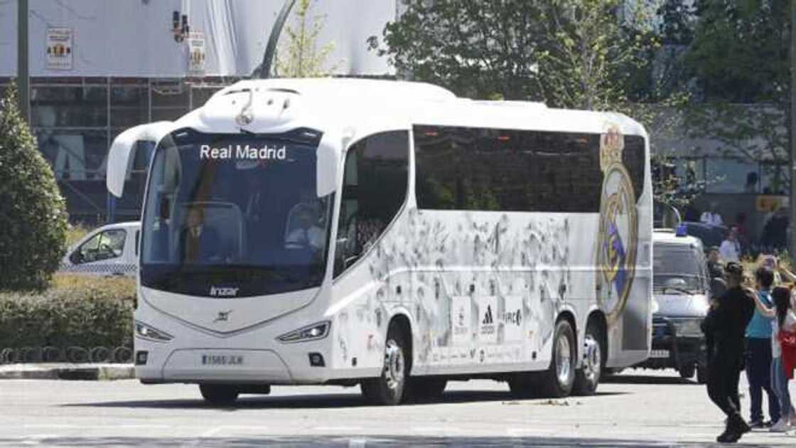An kai wa motar tawagar ‘Yan wasan kungiyar Real Madrid hari a kasar Ingila An kai wa motar tawagar ‘Yan wasan kungiyar Real Madrid hari a kasar Ingila