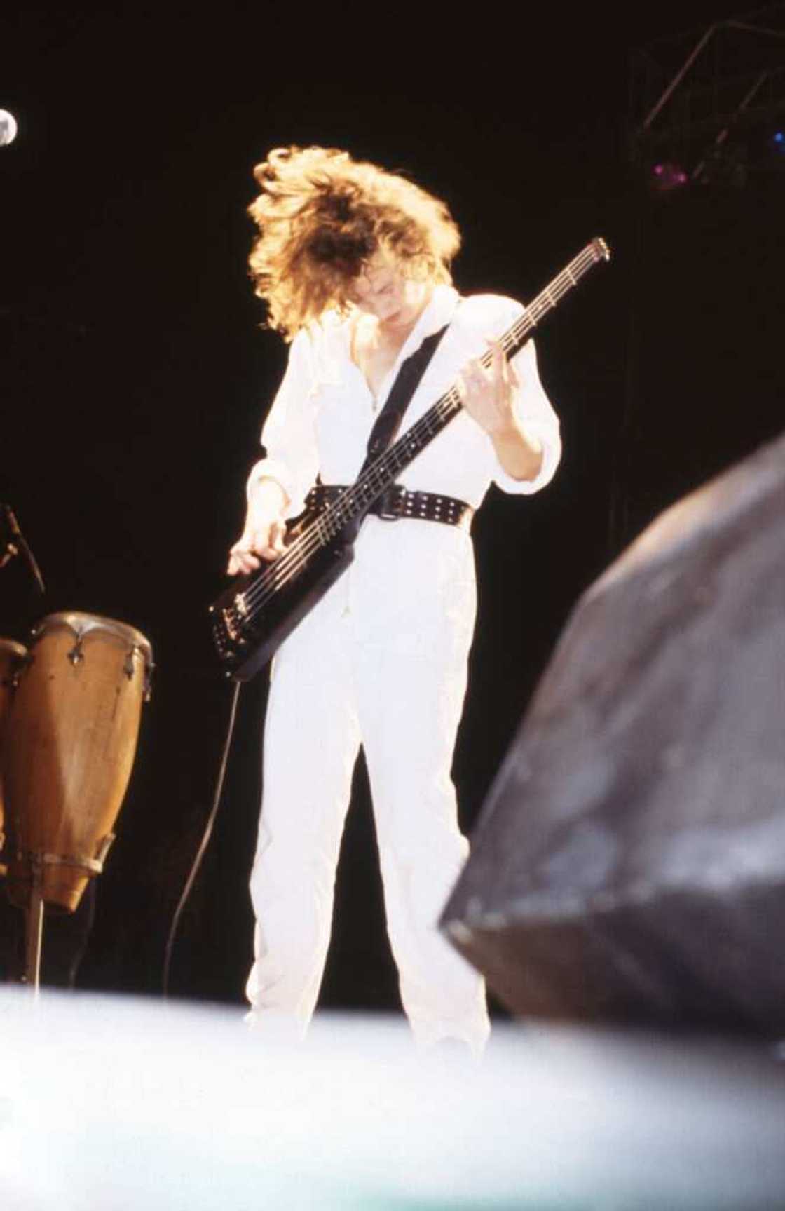 Corine Marienneau et le groupe Téléphone en concert à Paris en 1987. Corine Marienneau et le groupe Téléphone en concert à Paris en 1987.