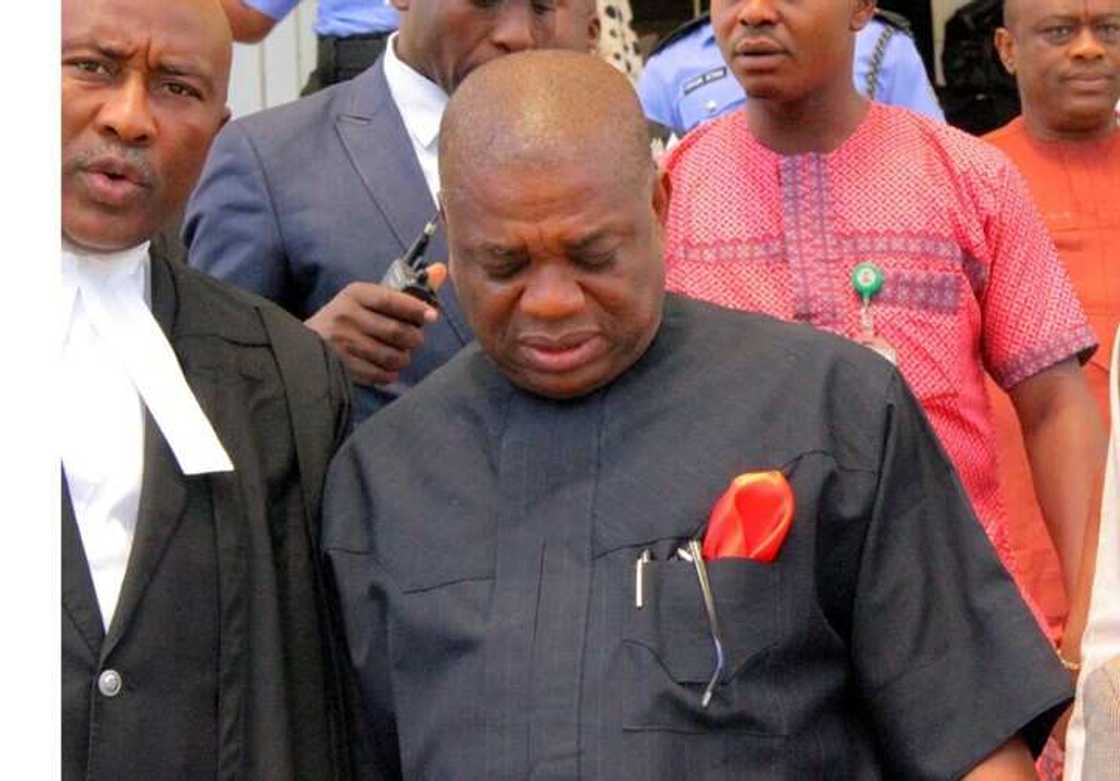 EFCC ta dire gefe, ta ce za ta daukaka kara kan hukuncin Orji Kalu EFCC ta dire gefe, ta ce za ta daukaka kara kan hukuncin Orji Kalu