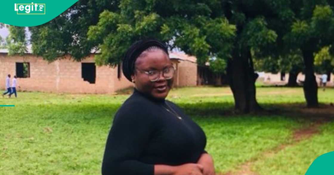 Child insists that his mother's food is not sweet, refuses to eat during lunch time. Child insists that his mother's food is not sweet, refuses to eat during lunch time.