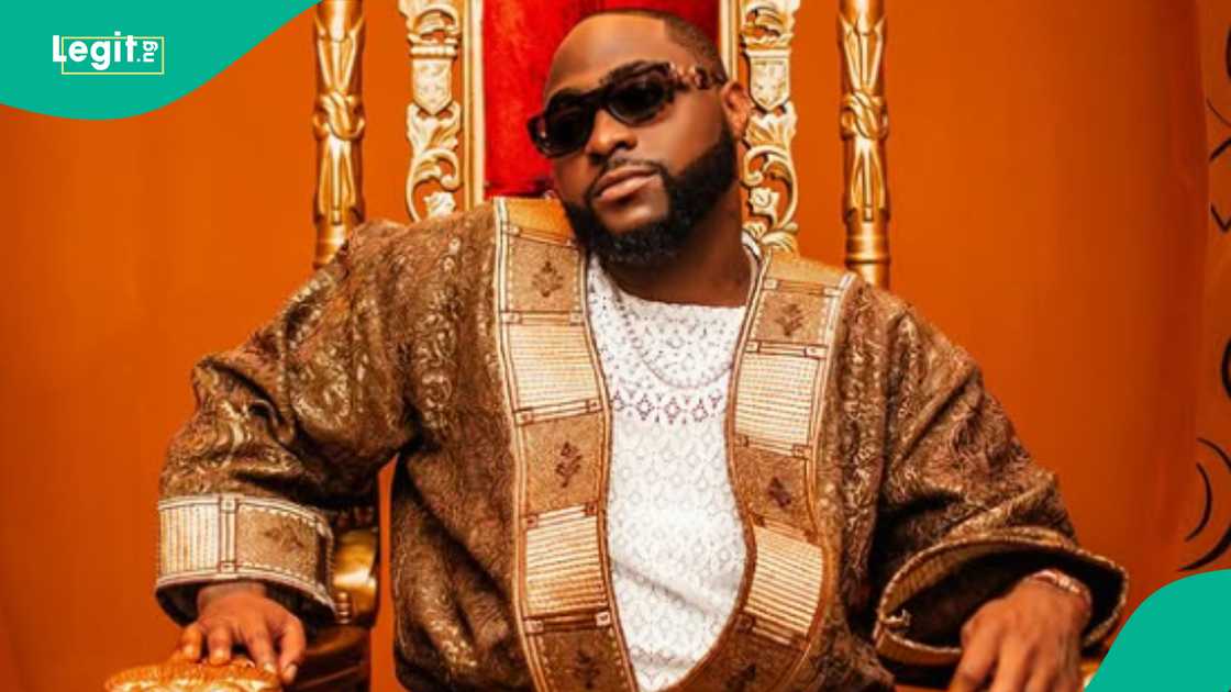 Davido trends as he replies a troll who condemned him for having Igbo friends after he hosted Bright Chimezie in Lagos state. Davido trends as he replies a troll who condemned him for having Igbo friends after he hosted Bright Chimezie in Lagos state.