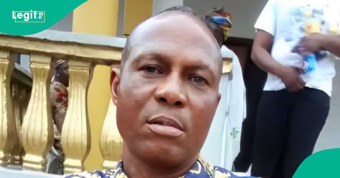 Nigerian singer Asake makes headlines as his fans visit TikTok of his stepfather Musibau Alani (Omokekere) to drag him. Nigerian singer Asake makes headlines as his fans visit TikTok of his stepfather Musibau Alani (Omokekere) to drag him.