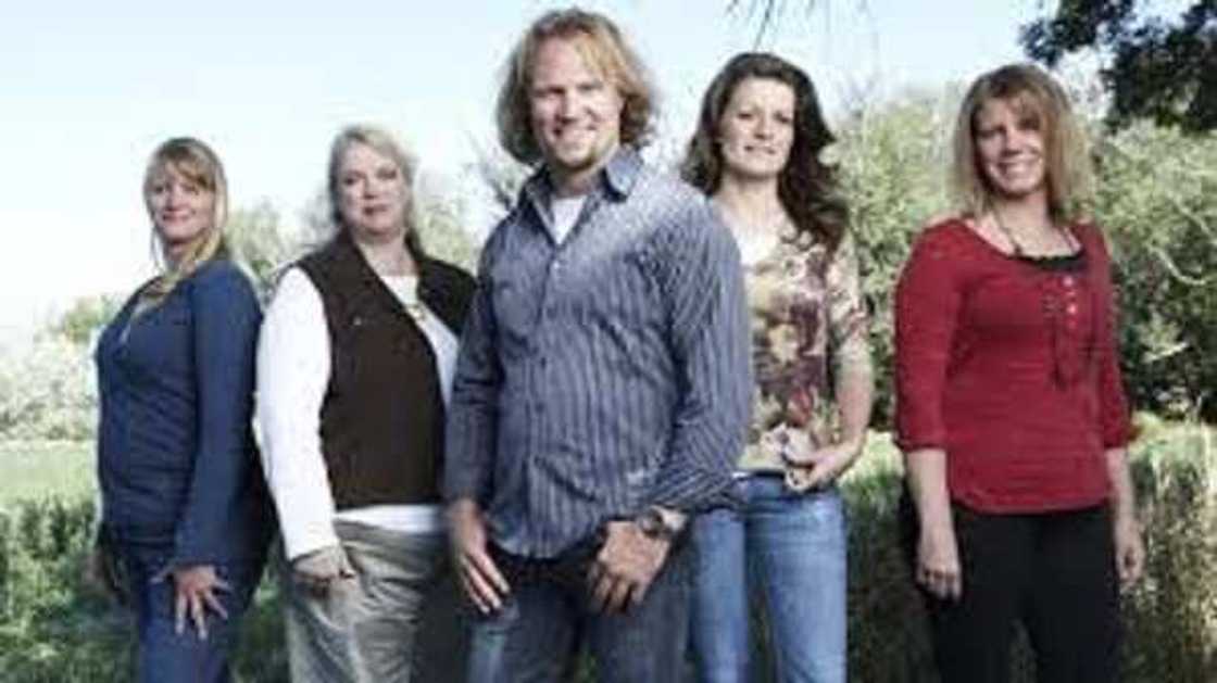 Majalisar dattijan kasar Utah za ta halsta auren mace fiye da daya Majalisar dattijan kasar Utah za ta halsta auren mace fiye da daya