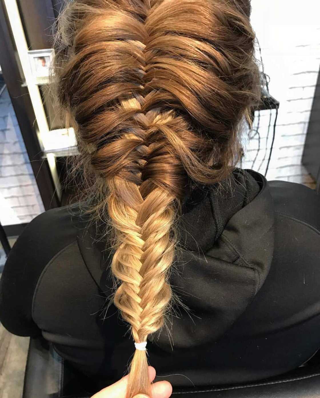 Fishtail braid how to Fishtail braid how to