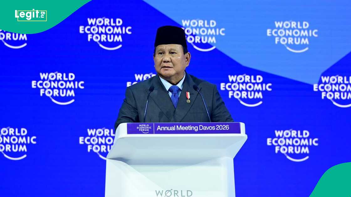 An zane mace da namiji da suka yi zina a Indonesia