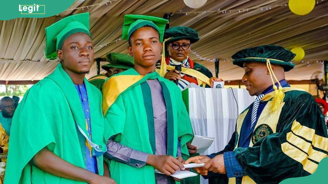 Officials is handing out certificates to Federal Polytechnic Ilaro graduates Officials is handing out certificates to Federal Polytechnic Ilaro graduates